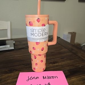 Simple Modern Strawberry Trek